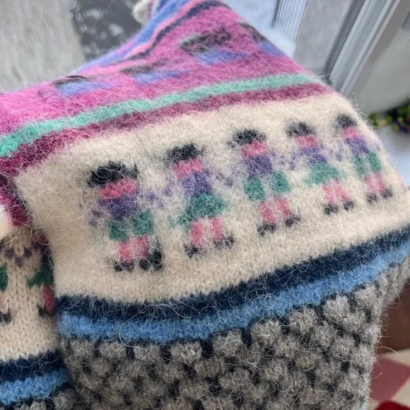 Vintage Handmade in Peru Wool Colorful Patterned Cardigan Sweater - Picture 9 of 9